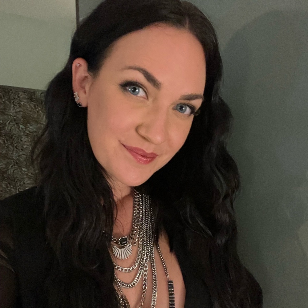 Meet your Posher, Melissa